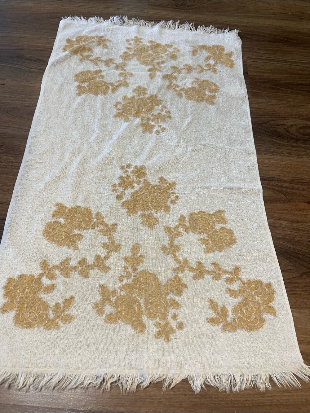 Vintage Floral Print Bath Towel retro